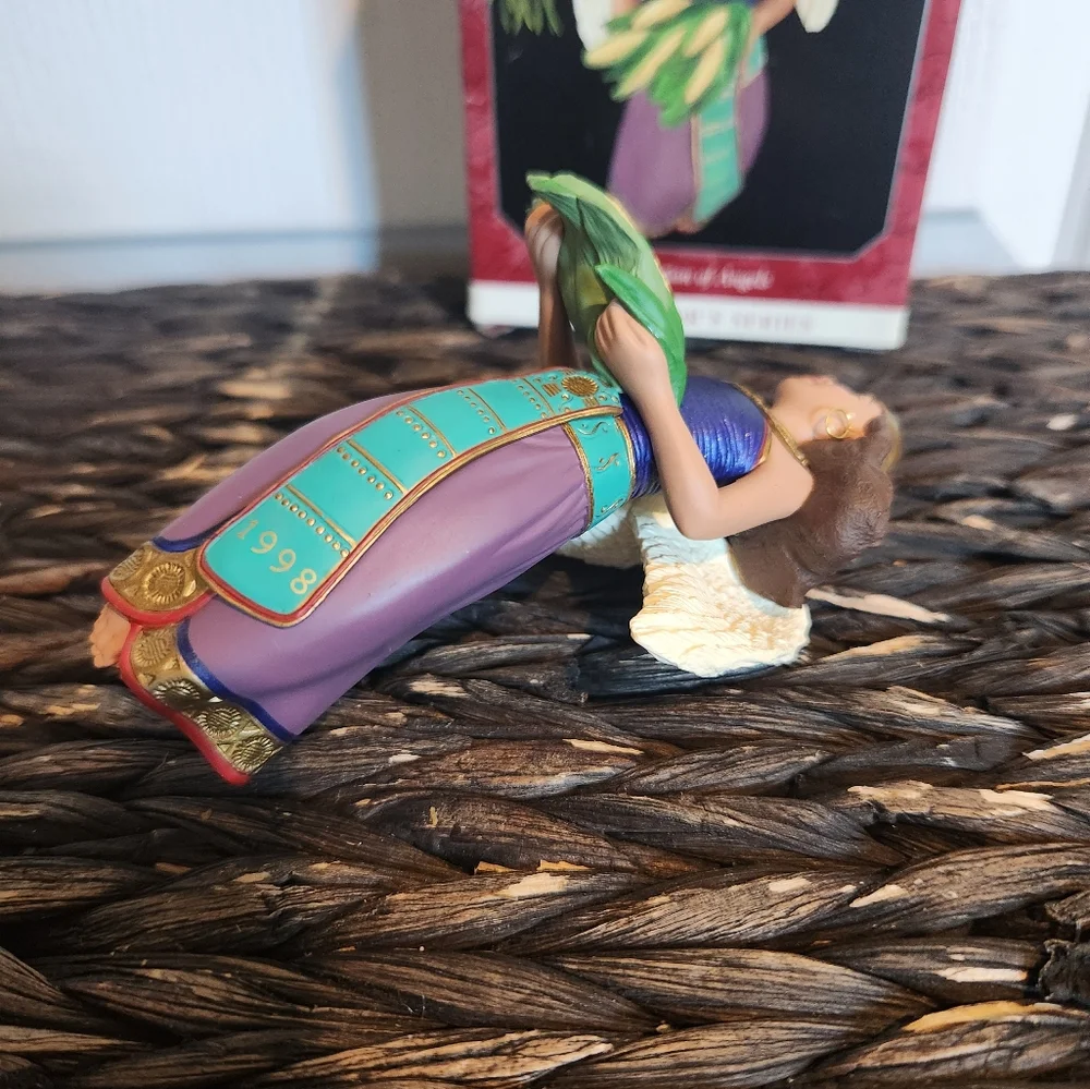 Hallmark Christmas Keepsake Ornament 1998 Celebration of Angels Kwanzaa Muhindi‎
